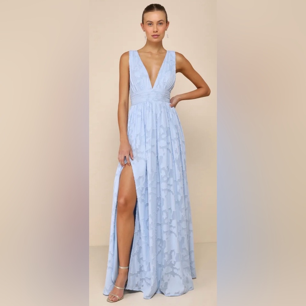 NWT Lulu's Sweet Sophistication Burnout Floral Maxi Dress in Light Blue